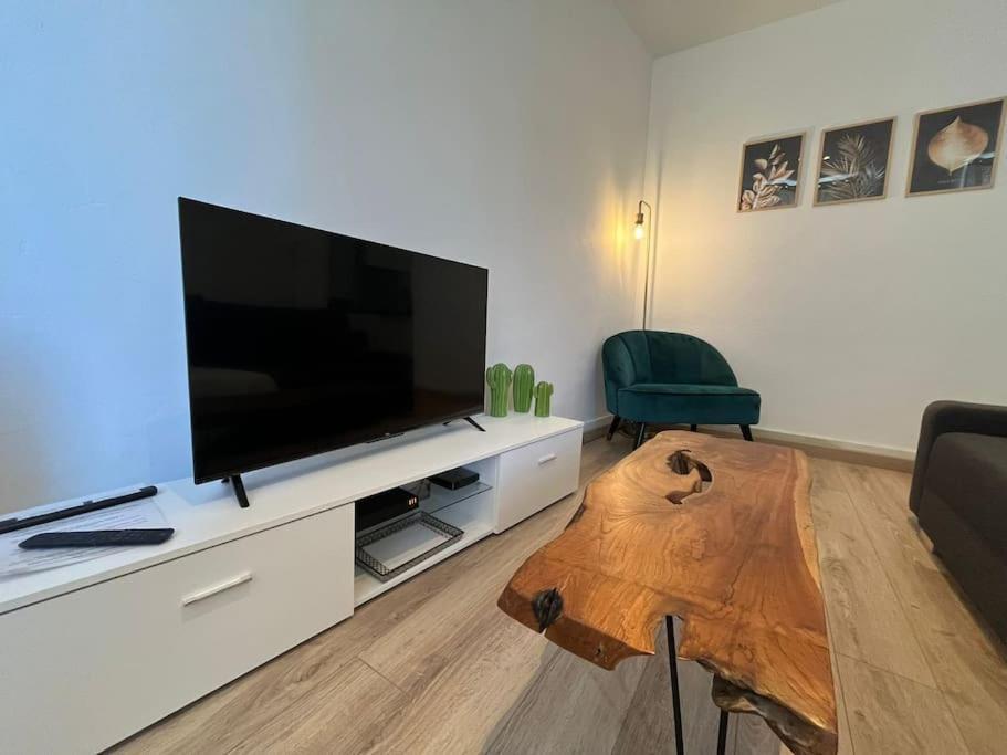 Appartement Proche Du Village Et De La Mer ルカート エクステリア 写真