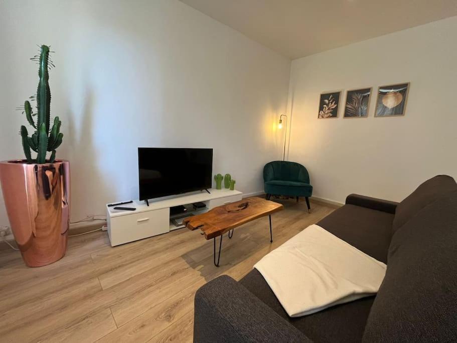 Appartement Proche Du Village Et De La Mer ルカート エクステリア 写真